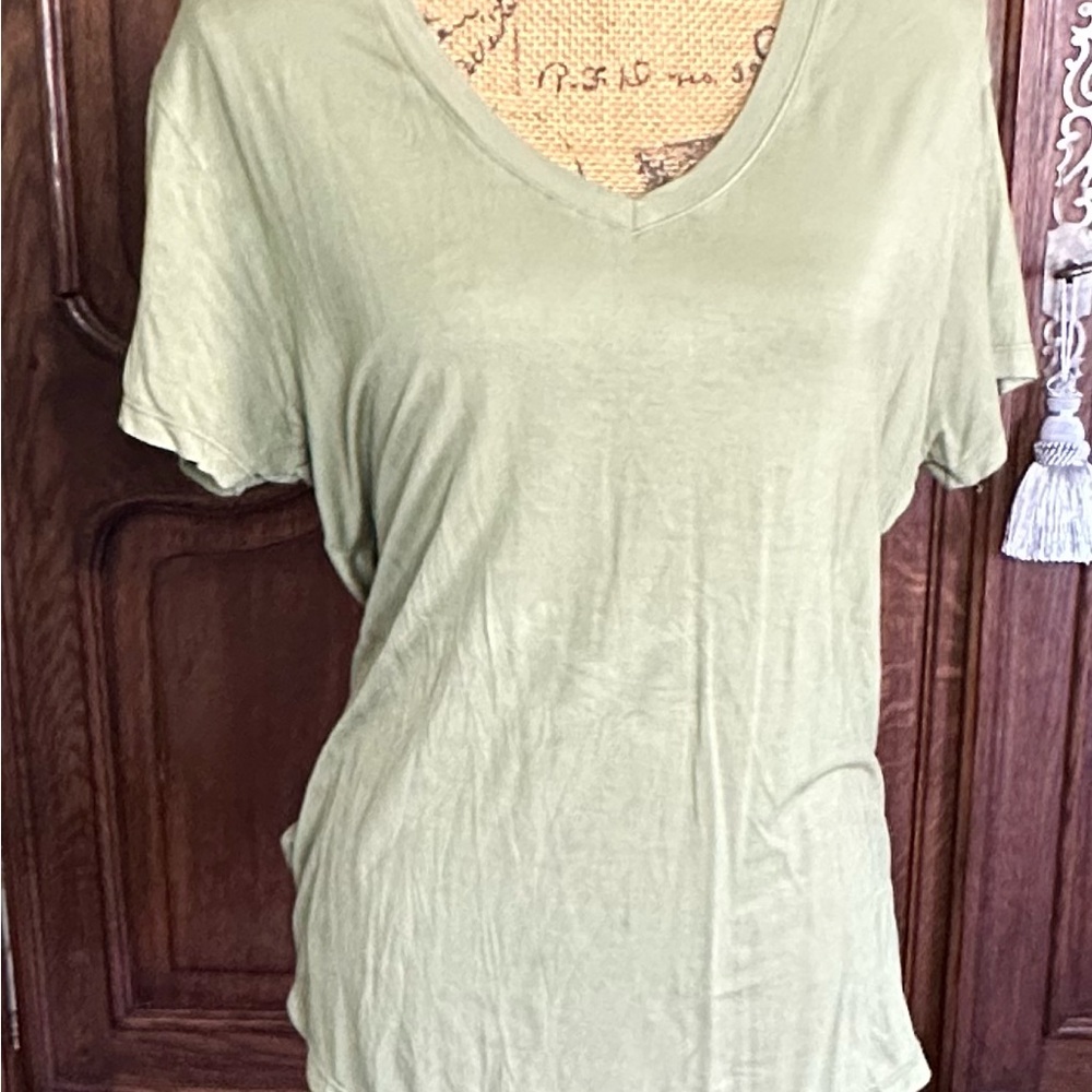 Zyia Green Relaxed Short Sleeve Tee